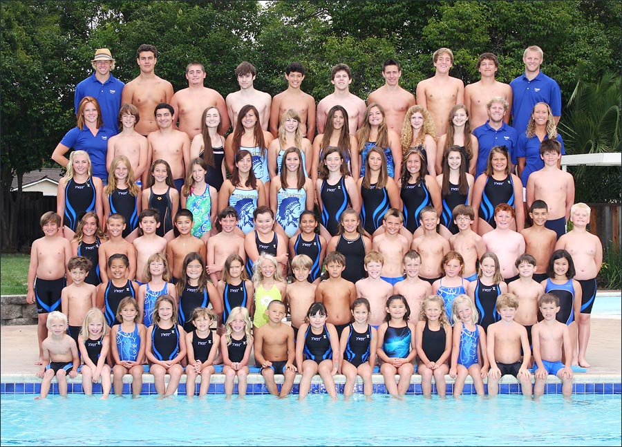 Swim team photo by Yary Photography of Northern California